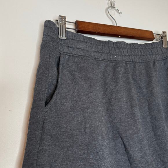 American Eagle Highest Waist Fleece Boyfriend Shorts Black NWT Size Medium - Picture 3 of 9